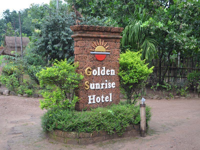Golden Sunrise Hotel Kyaikto Eksteriør billede